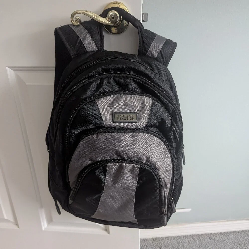 Kenneth Cole REACTION Laptop Backpack - Like new